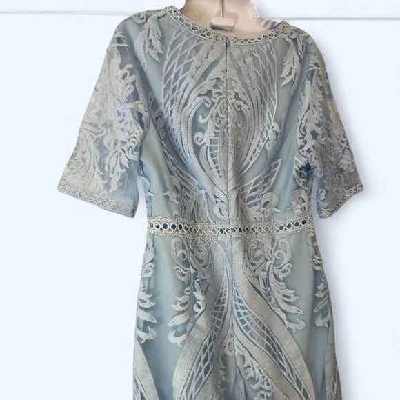 Stunning Light Blue Lace Midi Dress with zipper back Sheilay S - Picture 3 of 4